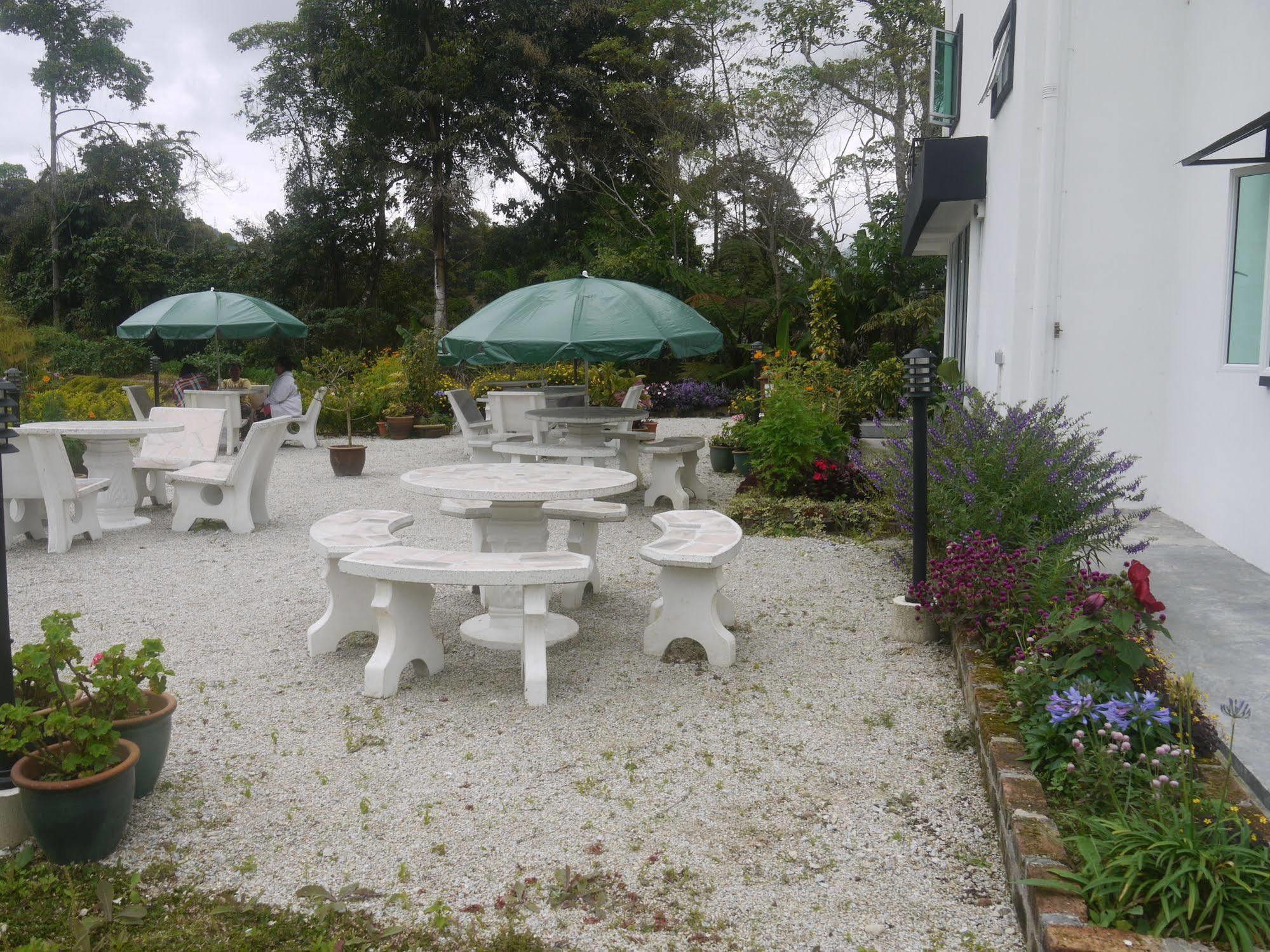 Rovers Inn Cameron Highlands Exterior photo